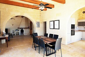 Nirvana Gozitan Villa & Pool