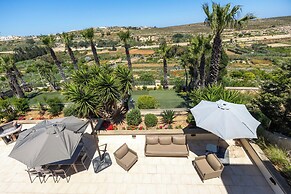 Nirvana Gozitan Villa & Pool