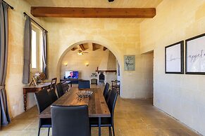 Nirvana Gozitan Villa & Pool