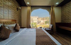 The Royal Paradise Resort and Salt Yard