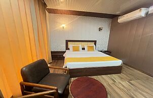 The Royal Paradise Resort and Salt Yard