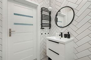 Cosy Marina 1 With Balcony by Renters