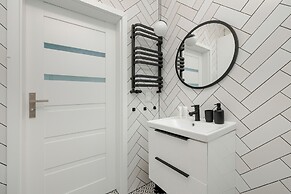 Cosy Marina 1 With Balcony by Renters