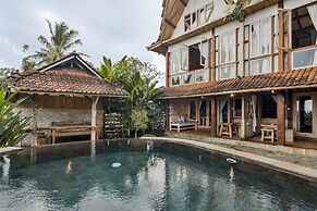 Joglo Organik Guesthouse