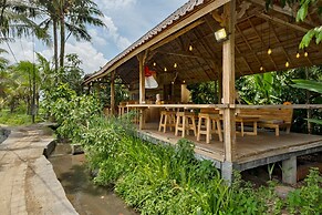 Joglo Organik Guesthouse