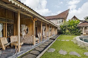 Joglo Organik Guesthouse