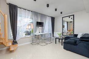 Two-level Apartment by Renters