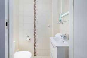 Two-level Apartment by Renters