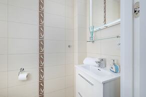 Two-level Apartment by Renters