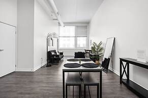 TWO CozySuites Apt w Skybridge Access 2