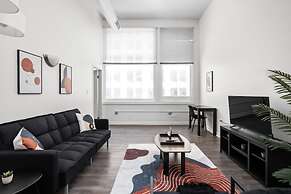 TWO CozySuites Apt w Skybridge Access 2