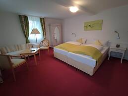 Room in Guest Room - Pension Forelle - Double Room No01