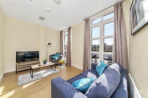 Luxury 2 Bedroom Apartments with Parking