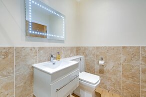 Luxury 2 Bedroom Apartments with Parking