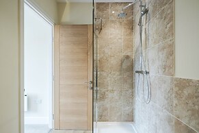 Luxury 2 Bedroom Apartments with Parking