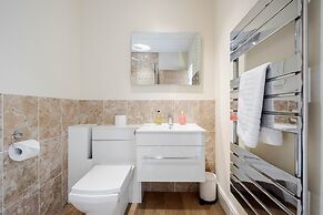 Luxury 2 Bedroom Apartments with Parking