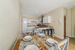 Luxury 2 Bedroom Apartments with Parking