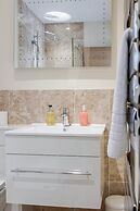 Luxury 2 Bedroom Apartments with Parking