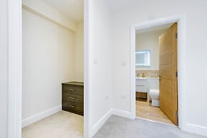 Luxury 2 Bedroom Apartments with Parking