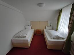 Room in Guest Room - Pension Forelle - Double Room no1