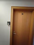 Room in Guest Room - Single Room With Shared Bathroom and Kitchen