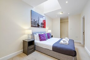 Luxury 3 Bedroom Apartment with Parking