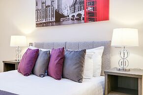 Luxury 3 Bedroom Apartment with Parking