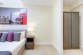 Luxury 3 Bedroom Apartment with Parking