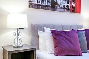 Luxury 3 Bedroom Apartment with Parking