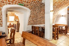 Shick Hostel & Apartments