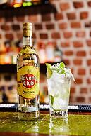 Shick Hostel & Apartments