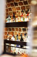 Shick Hostel & Apartments