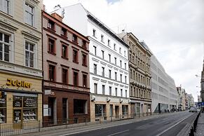 Shick Hostel & Apartments