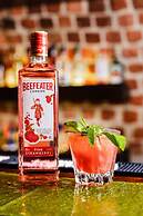 Shick Hostel & Apartments