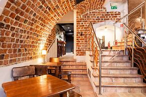 Shick Hostel & Apartments