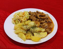 Shick Hostel & Apartments