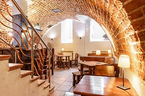 Shick Hostel & Apartments