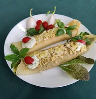 Shick Hostel & Apartments