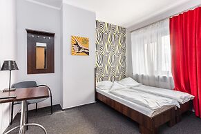 Shick Hostel & Apartments
