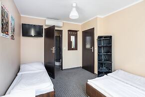 Shick Hostel & Apartments