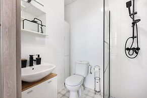 Shick Hostel & Apartments