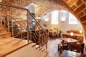 Shick Hostel & Apartments