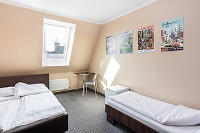 Shick Hostel & Apartments
