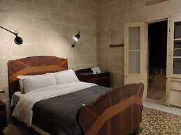 Ta' Nikola Farmhouse