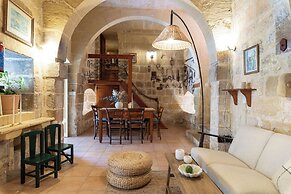 Ta' Nikola Farmhouse