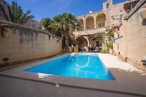 Ta' Nikola Farmhouse