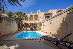 Ta' Nikola Farmhouse