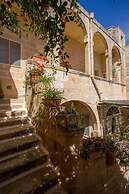 Ta' Nikola Farmhouse