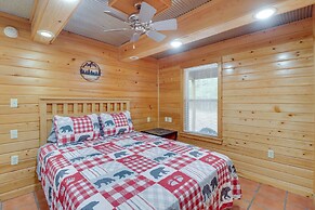 0.5 Mi to Greers Ferry Lake: Heber Springs Cabin