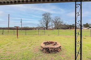 Historic Greers Ferry Home < 2 Mi to Shiloh Marina